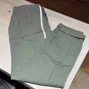 Vuori Women's Olive Straight Leg Pants